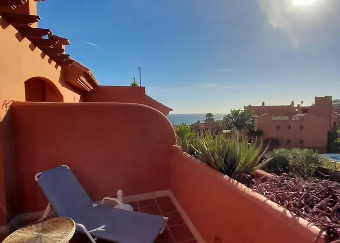 Apart-hotel Duplex Con Piscinas Y Maravillosas Vistas Al Mar 4*