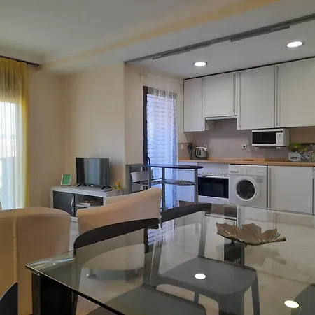 Apartamento Duplex Con Piscinas Y Maravillosas Vistas Al Mar Estepona